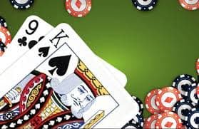 Mobile browsing scene linking cricket interest and 8 apk casino-style entertainment